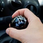 Fahrschulfrage-Sie-fahren-ein-Kraftfahrzeug-mit-manuellem-Schaltgetriebe
