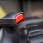 Notfallhammer im Auto: Was er kann, worauf es ankommt und welcher taugt